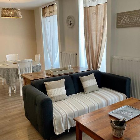 La Maison Virginie Appartements Climatises De 1 A 5 Pers Cosy Hyper Centre Cour Parking Linge Fibre Proximite Port Lac Canal Piscine Montargis Zewnętrze zdjęcie