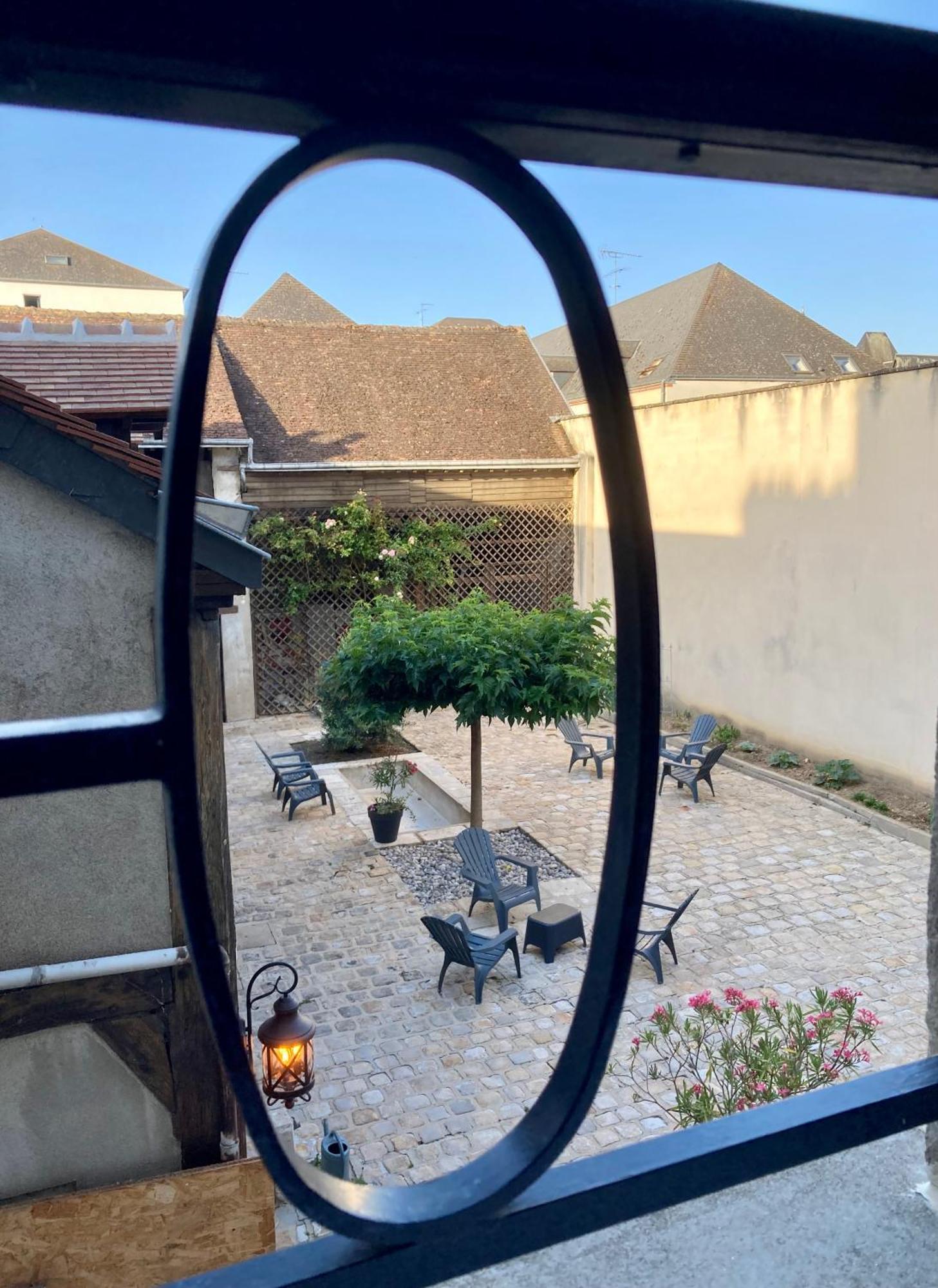 La Maison Virginie Appartements Climatises De 1 A 5 Pers Cosy Hyper Centre Cour Parking Linge Fibre Proximite Port Lac Canal Piscine Montargis Zewnętrze zdjęcie