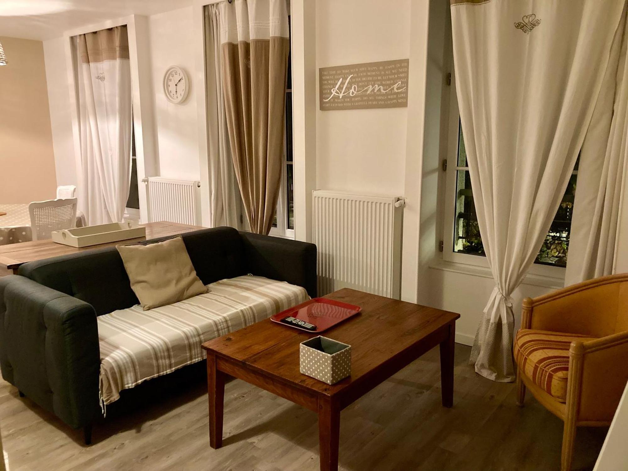 La Maison Virginie Appartements Climatises De 1 A 5 Pers Cosy Hyper Centre Cour Parking Linge Fibre Proximite Port Lac Canal Piscine Montargis Zewnętrze zdjęcie