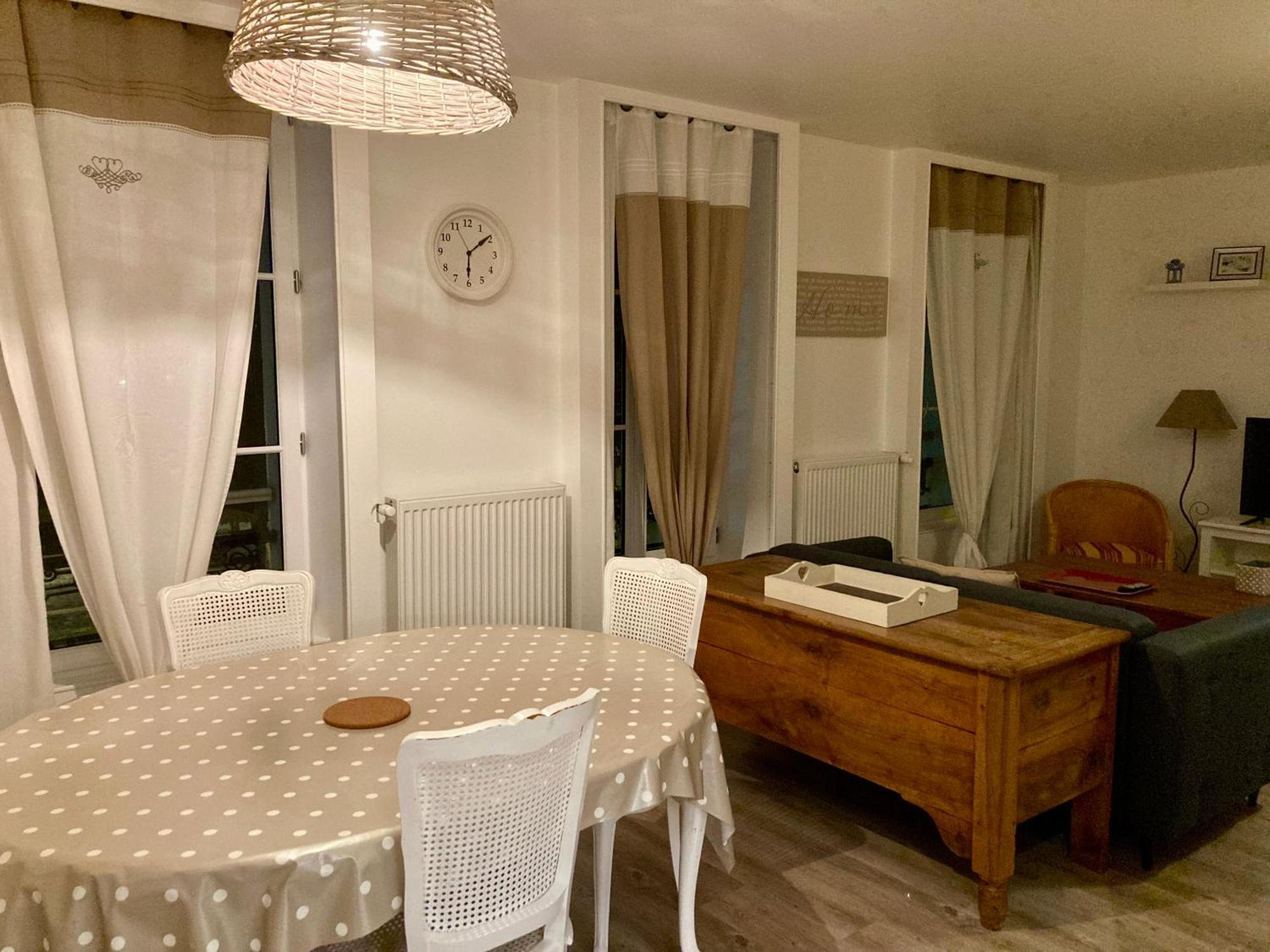 La Maison Virginie Appartements Climatises De 1 A 5 Pers Cosy Hyper Centre Cour Parking Linge Fibre Proximite Port Lac Canal Piscine Montargis Zewnętrze zdjęcie